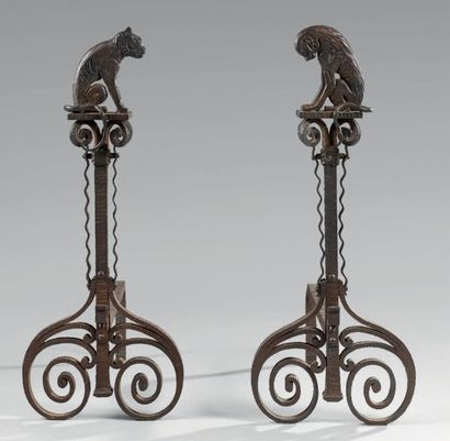 TRAVAIL FRANÇAIS 1925
Paire de grands chenets...