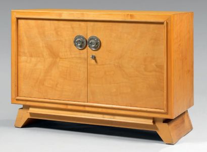 TRAVAIL FRANÇAIS 1940
Petit meuble de rangement...