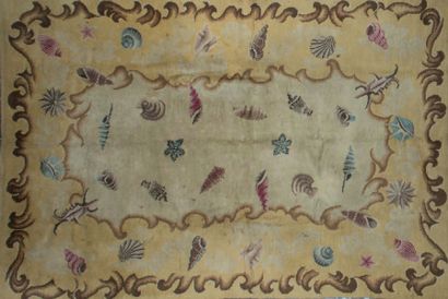 Tapis au (gros) point de savonnerie, à décor...