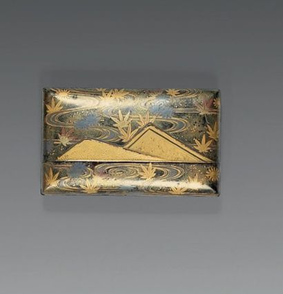 Petite boite rectangulaire en laque nashiji...