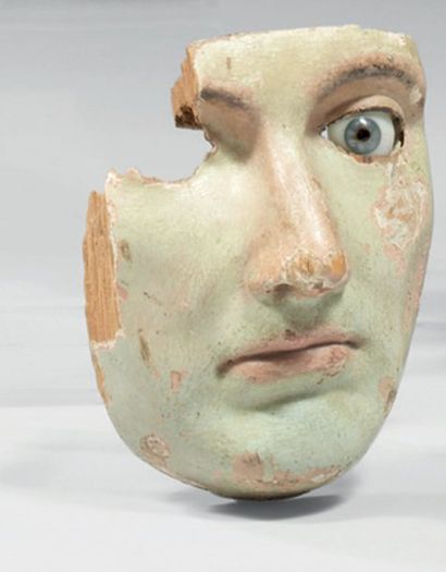Masque de femme en bois sculpté laqué XIXème...
