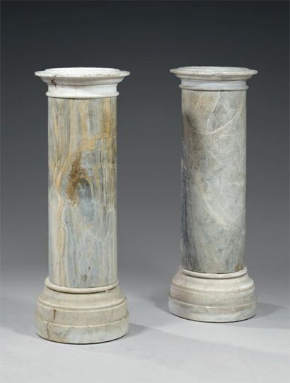 Paire de colonnes cylindriques, en marbre...