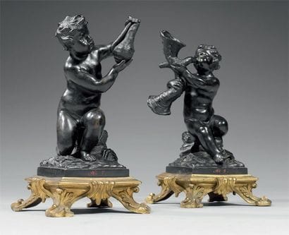 Rare paire de statuettes en bronze finement...