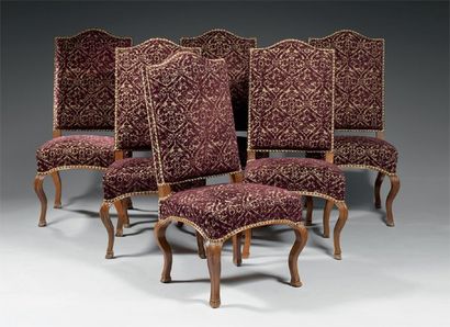 Belle suite de six chaises à dossier plat,...