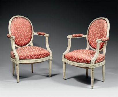 Paire de fauteuils à dossier cabriolet en...
