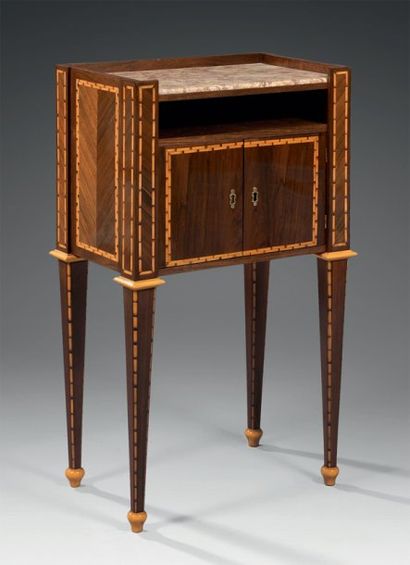Petite table de salon en placage de palissandre...