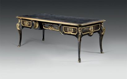 Bureau plat rectangulaire en placage d'ébène...
