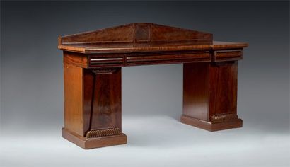 Large console en acajou et placage d'acajou...