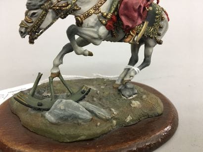 2 petits dioramas avec figures ronde bosse,...