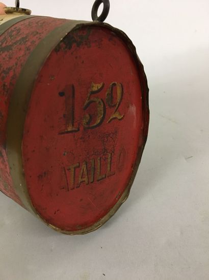 Tonneau de cantinière en tôle peinte tricolore,...