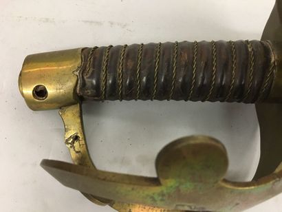Sabre de dragon vers 1790, garde en laiton...