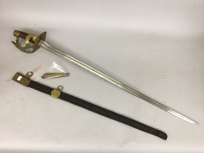 Sabre de dragon vers 1790, garde en laiton...