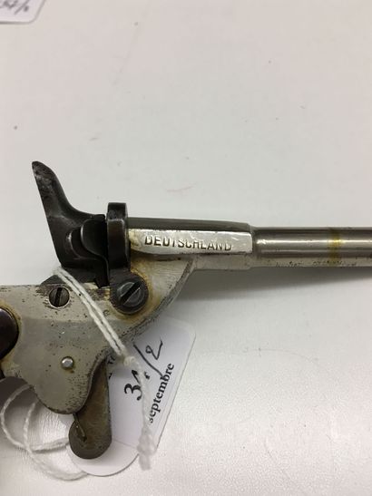 Petit pistolet de cycliste à un coup à percussion...
