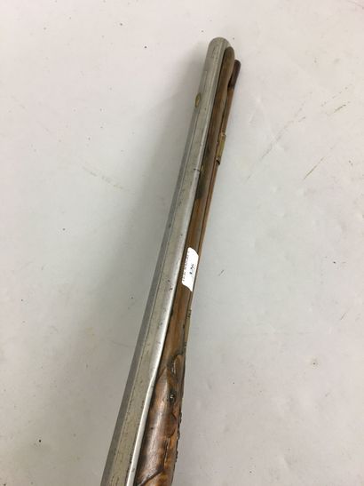 Grand pistolet à silex , canon poinçonné...