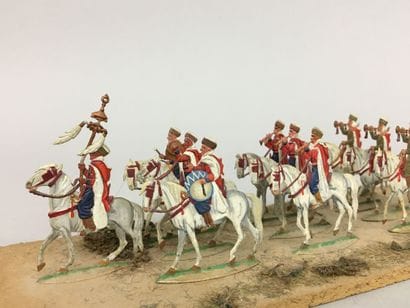 Diorama avec des plats d'étain, peinture...