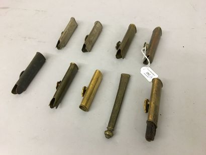 Huit chapes d'épées et une bouterole, en...