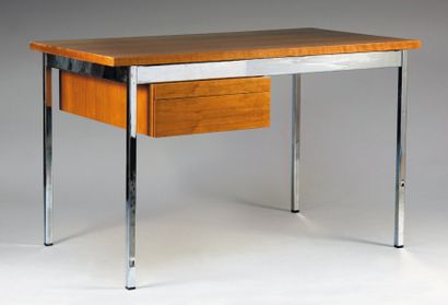 KNOLL Florence
Bureau à armature en métal...