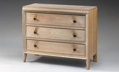 TRAVAIL FRANÇAIS 1930
Commode en chêne cérusé...