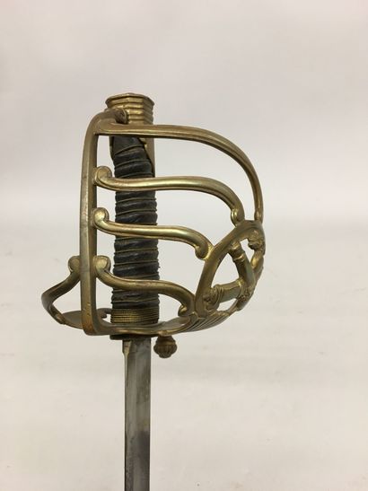 Sabre de petite tenue d'officier subalterne...