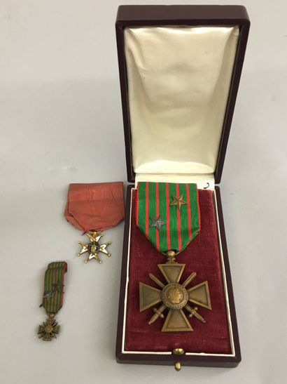 1 petite réduction de l'Ordre de Saint Louis...