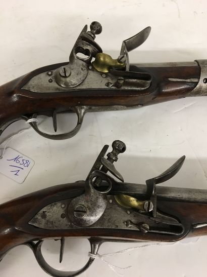 Paire de pistolets de gendarmerie à silex,...