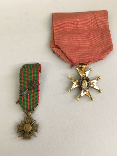 1 petite réduction de l'Ordre de Saint Louis...
