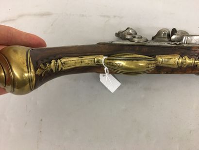 Grand pistolet à silex , canon poinçonné...
