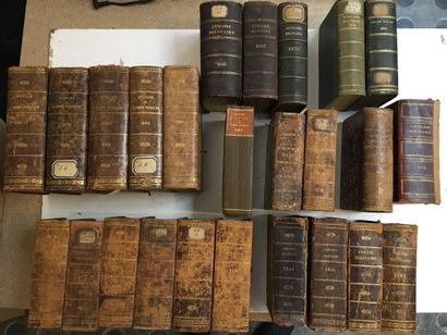 Lot de 25 annuaires militaires, reliures...
