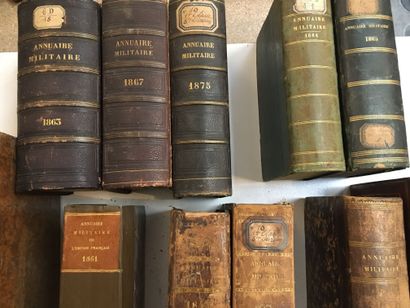 Lot de 25 annuaires militaires, reliures...