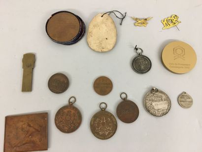 Lot de médailles diverses dont prix de tir,...