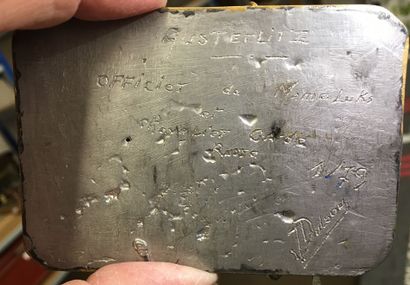 2 petits dioramas avec figures ronde bosse,...