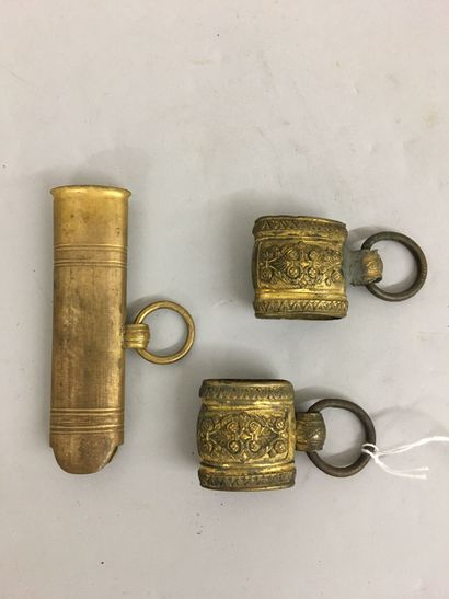 Deux bracelets de sabres d'officiers supérieurs...