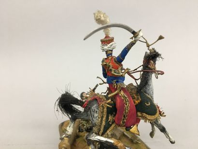 2 petits dioramas avec figures ronde bosse,...
