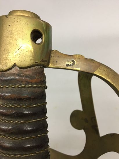 Sabre de dragon vers 1790, garde en laiton...