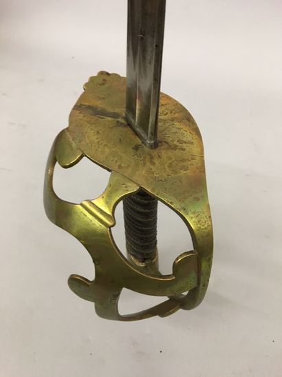 Sabre de dragon vers 1790, garde en laiton...