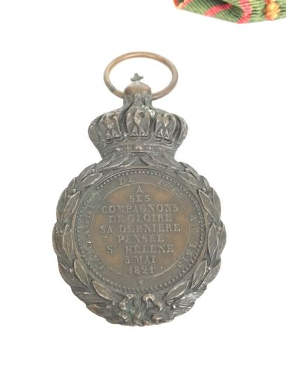 Médaille de Saint Hélène en bronze patiné...
