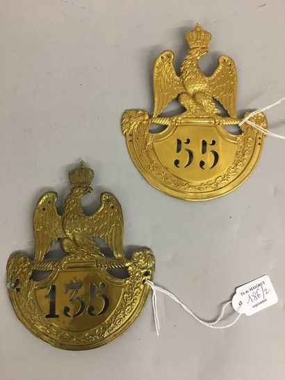 Deux plaques de shako du Premier-Empire,...
