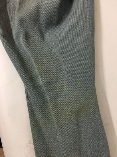 Tenue d'un capitaine du 120e régiment d'artillerie,...