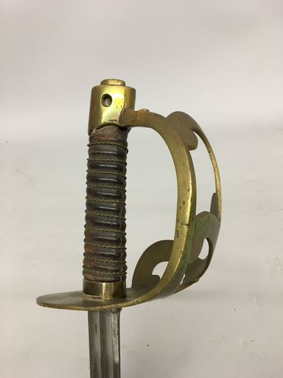 Sabre de dragon vers 1790, garde en laiton...