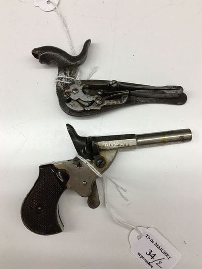 Petit pistolet de cycliste à un coup à percussion...