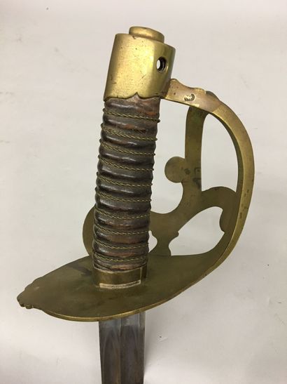 Sabre de dragon vers 1790, garde en laiton...