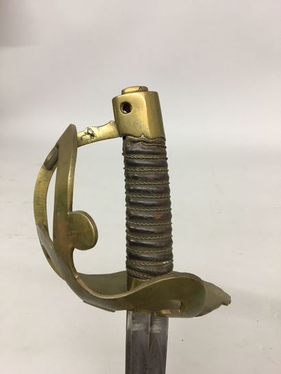 Sabre de dragon vers 1790, garde en laiton...