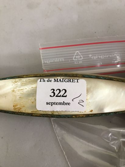 Epée de fonctionnaire, garde en laiton ciselé...
