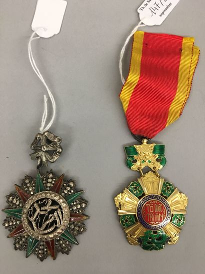 1 croix de chavalier du Nicham Iftikar en...