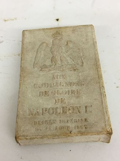 Médaille de Saint Hélène en bronze patiné...