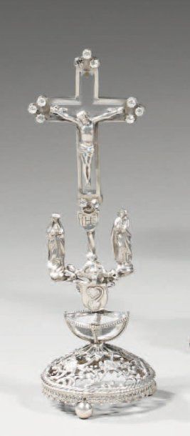 Calvaire en argent et cristal figurant le...