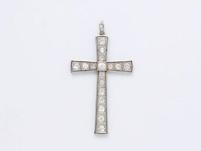 Pendentif en or gris 750 millièmes retenant...