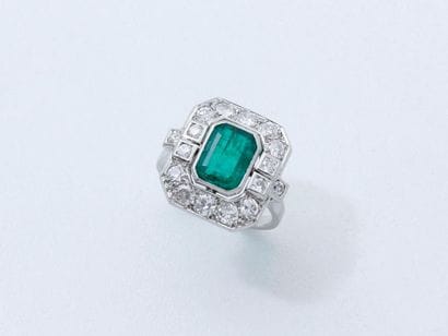 Bague en platine 850 millièmes, ornée d’une...