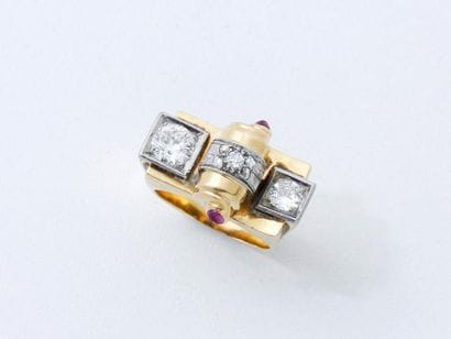Bague chevalière en or 750 et platine 850...
