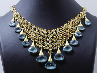 Collier en or 750 millièmes, composé d’une...